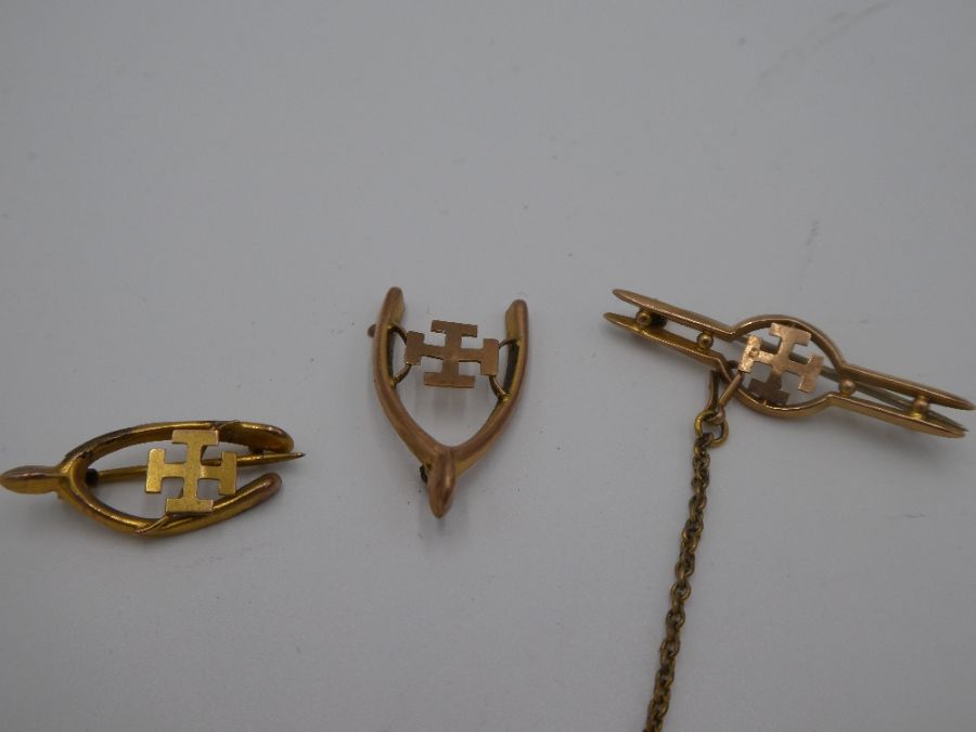 Three 9ct yellow gold brooches two of wishbone design, all marked 9 carat, 3g - Image 2 of 8