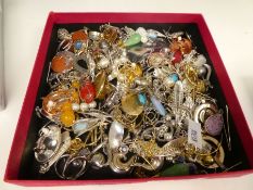 Tray containing large quantity of silver earrings including, jade, ruby, pearl, lapis, amber, moonst