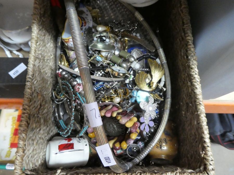 A sundry lot; to include costume jewellery and china - Image 2 of 4