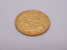 22ct yellow gold half sovereign dated 2000, Queen Elizabeth II and George & the dragon