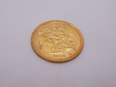 22ct yellow gold half sovereign dated 2000, Queen Elizabeth II and George & the dragon