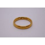22ct yellow gold wedding band, marked 22, Birmingham maker, H & S, approx 4.5g