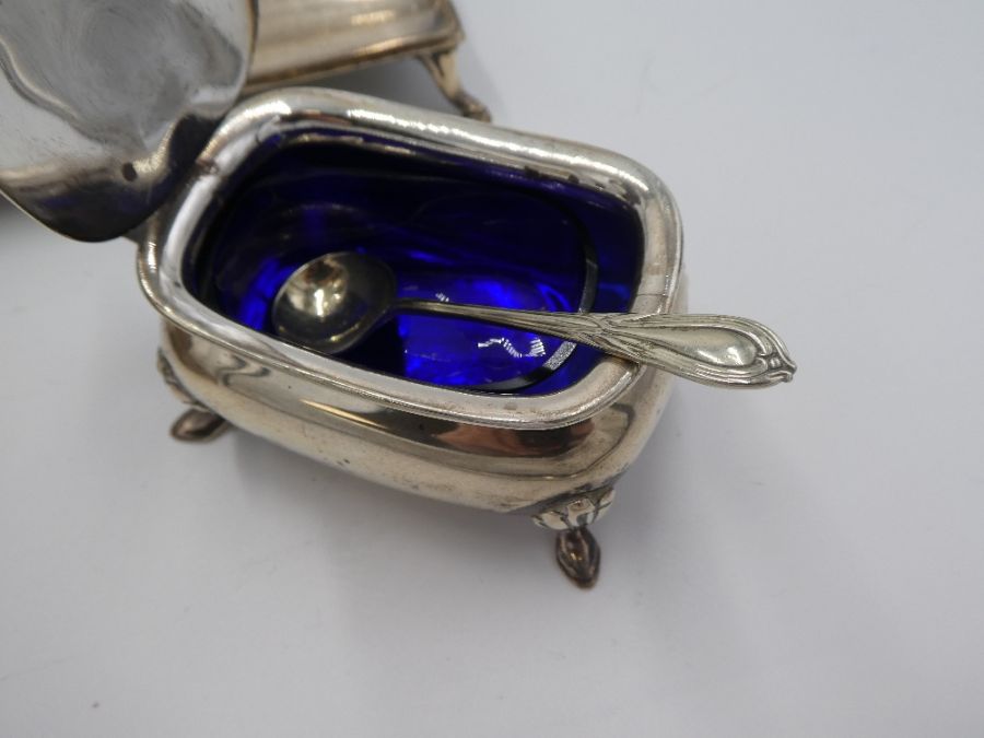 A silver inkwell having silver topped glass on silver base with four feet, Hallmarked Birmingham 192 - Image 7 of 7