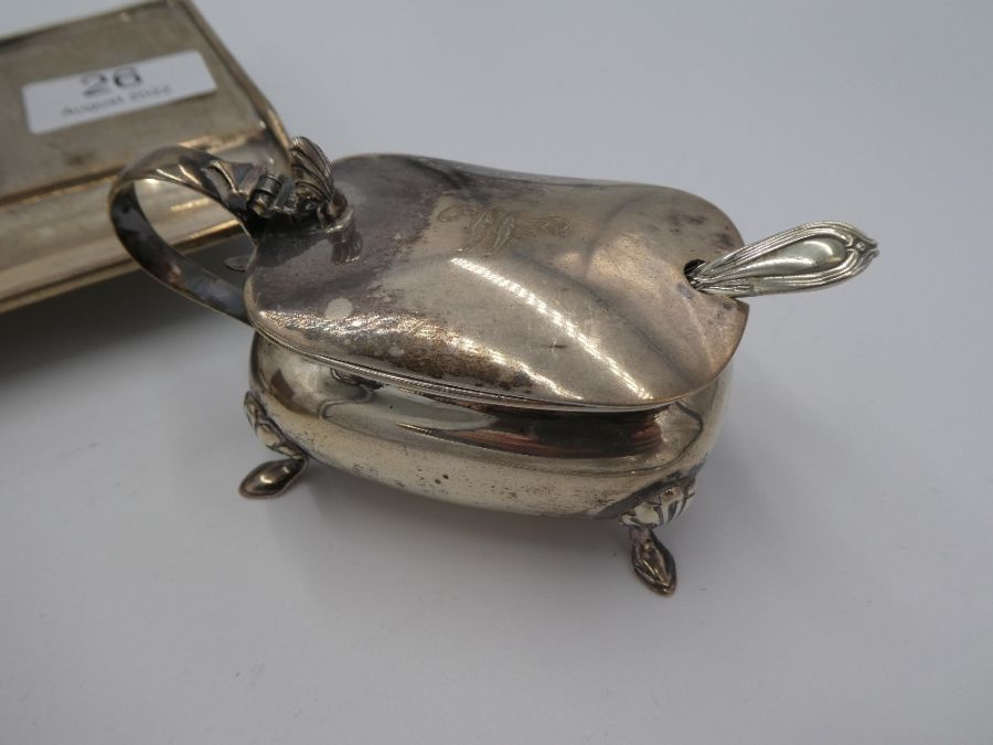A silver inkwell having silver topped glass on silver base with four feet, Hallmarked Birmingham 192 - Image 6 of 7