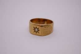 18ct yellow gold ring with Starburst set diamond and engraving decoration, marked 18, London, size U