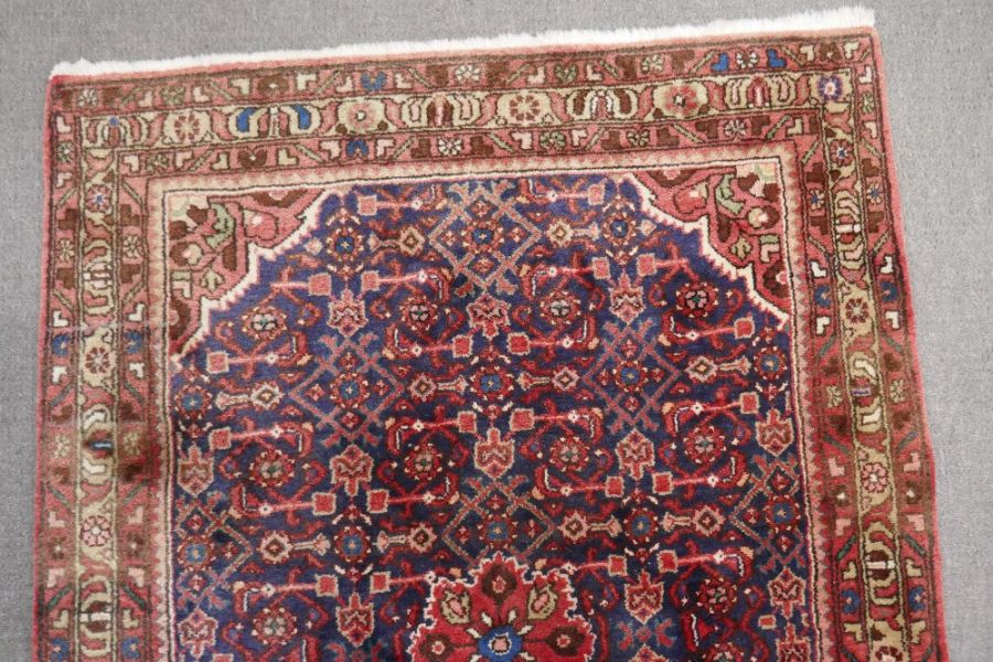 A Hamadan rug, the central field having repeated design, 167 x 121cms - Image 2 of 2