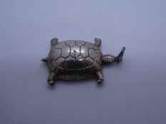 George Jensen; a silver turtle charm, marked GJ Ld, approx 2.6g