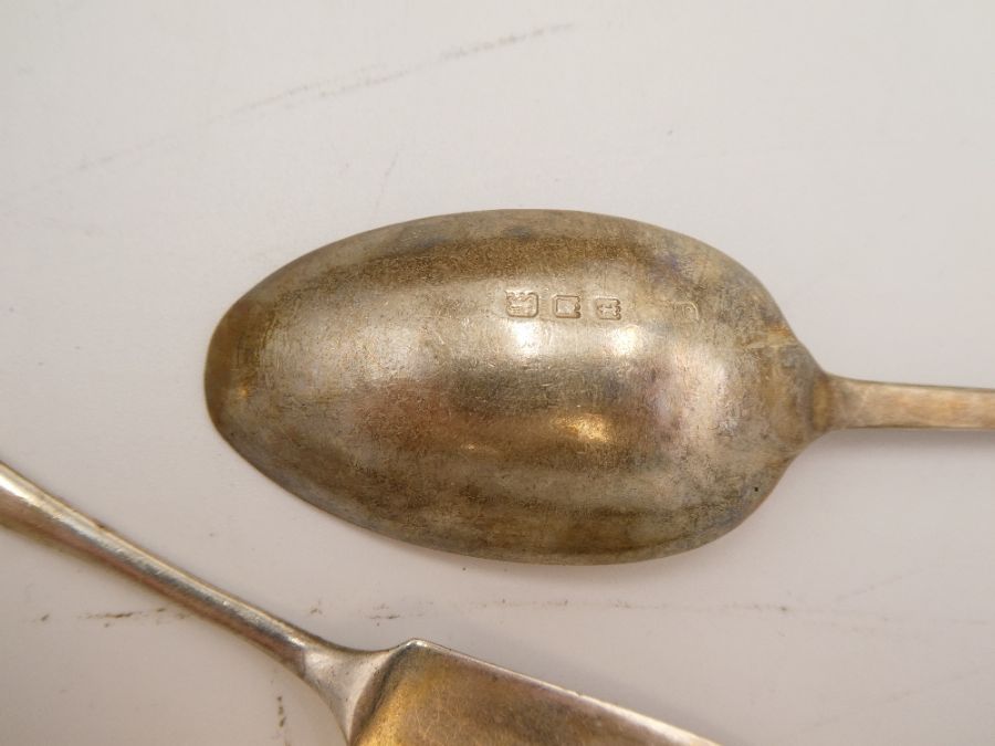 A pair of silver Cooper Brothers and Sons Ltd soup spoon small ladles. Heavy, high quality pair hall - Bild 4 aus 5