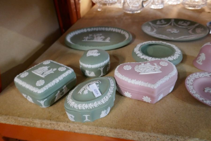 Quantity of pink, white and blue and green Wedgwood Jasperware