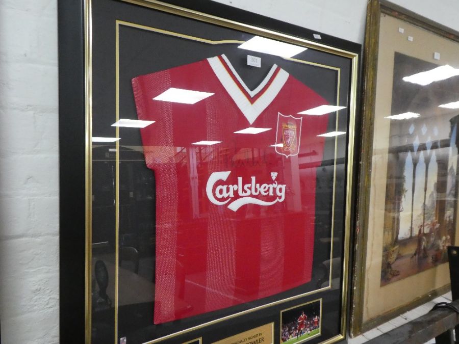 Of Football interest; a Robbie Fowler signed Liverpool Football shirt, sponsored by Carlsberg - Bild 4 aus 4