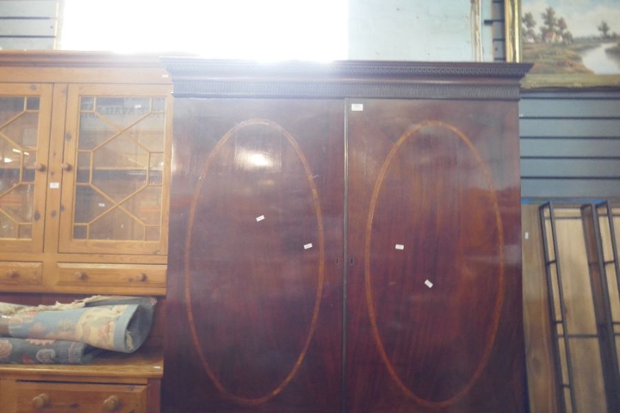 An antique mahogany wardrobe converted from a linen press - Bild 4 aus 8