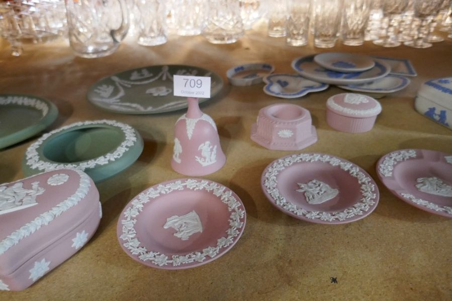 Quantity of pink, white and blue and green Wedgwood Jasperware - Image 2 of 5