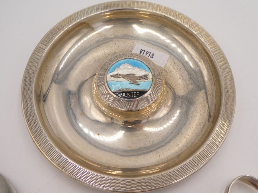 A silver and enamel Hunter aeroplane pin dish having engraved border. Hallmarked Birmingham 1956 Tur - Bild 2 aus 4
