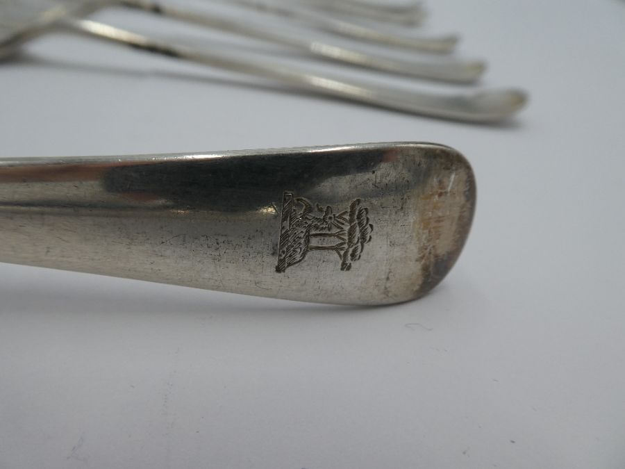 A set of six silver forks by Walker and Hall, Sheffield 1934 engraved handle ends, 13.12ozt approx - Bild 3 aus 3