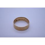 18ct yellow gold wedding band, marked 18, Chester, maker EV, size S/T, approx 6.7g