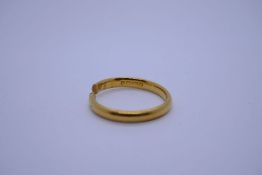 22ct yellow gold wedding band, AF, band cut, approx 3.4g