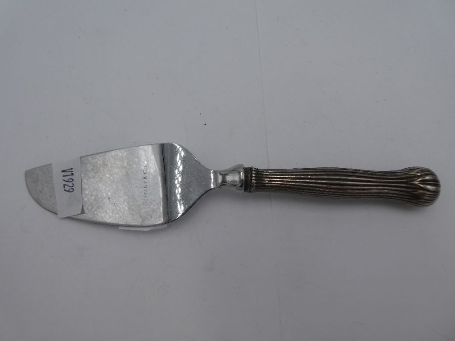 A Sterling silver Tiffany and Co pie slice having decorative handle - Bild 2 aus 3