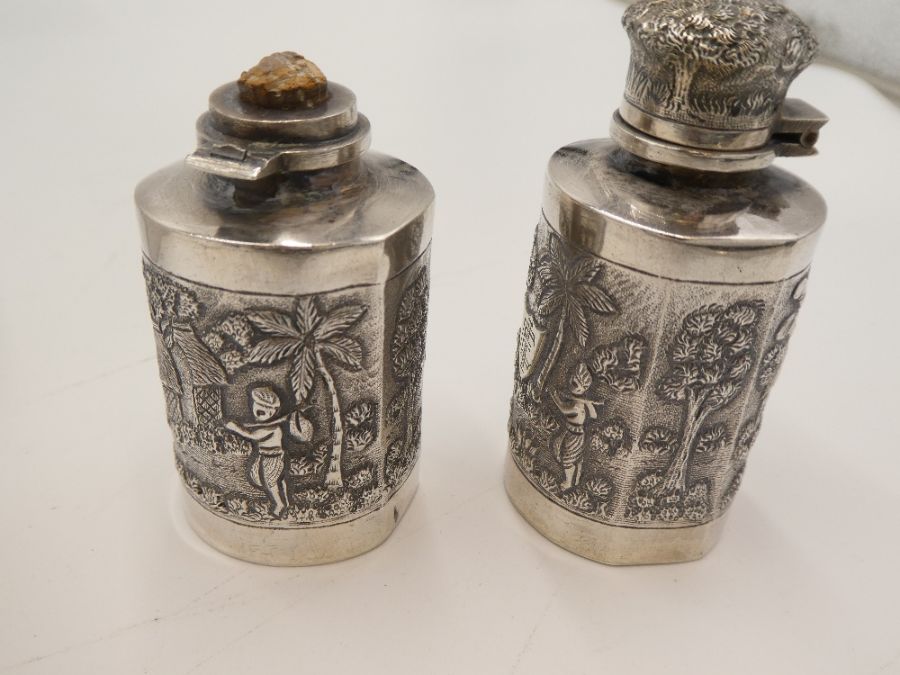 Two Austria-Hungary silver napkin rings, and a pair of possibly Indian silver perfume bottles, Calcu - Bild 4 aus 5