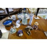 A mixed lot to include a Royal Crown Derby Pot Pourri, two Lladro figures and a Chinese charger