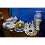 Mixed ceramics a quantity of items including blue and white plates