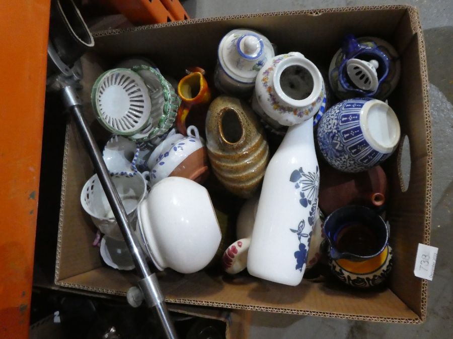 A set of mixed collectables and ceramics incl. cameras, binoculars etc