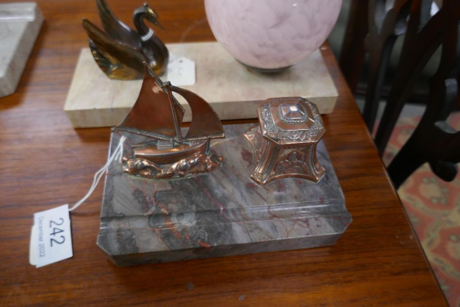 A French Art Deco ink stand decorated ship and one other Deco table lamp decorated Swan on marble ba - Image 3 of 6