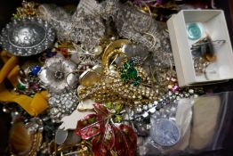 Box of vintage and modern costume jewellery to include paste set jewellery, silver brooches, old pla