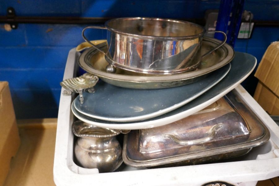 A mixed set of silver plate ceramics incl. Poole Pottery and some books - Image 3 of 3