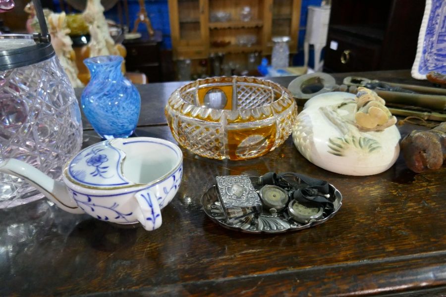 Mixed collectables including a cut glass biscuit barrel and three large keys - Image 6 of 9