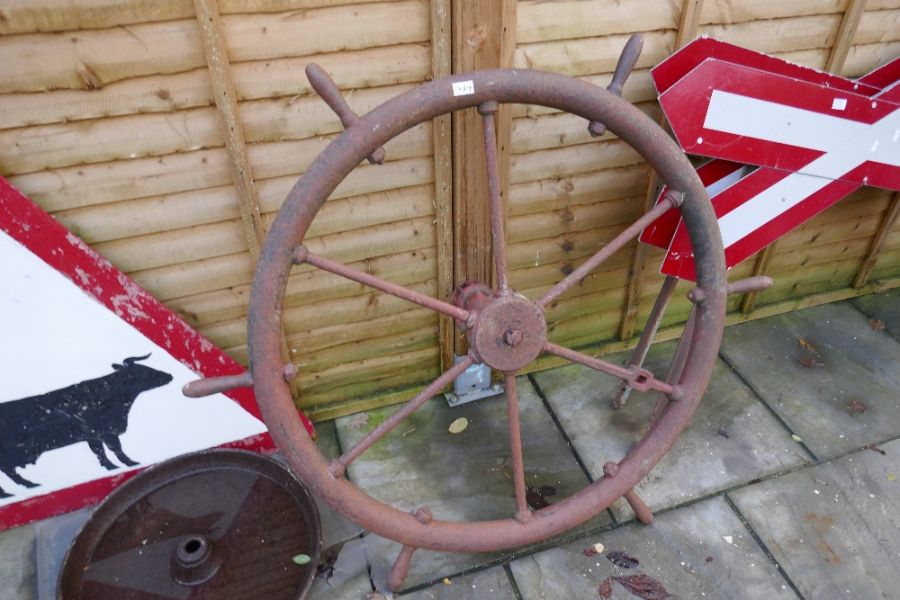 A Cast Iron sluice wheel and two other items - Image 2 of 4