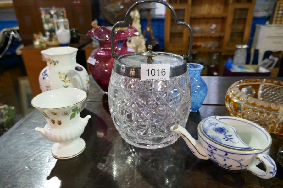 Mixed collectables including a cut glass biscuit barrel and three large keys - Image 8 of 9