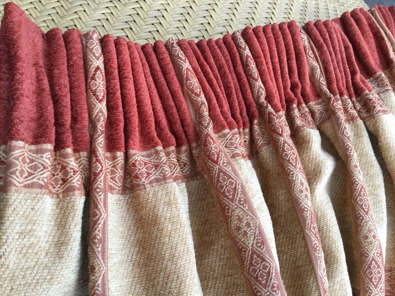 A set of four lined curtains woven with gold & amber square panels in a grid, with gilt diamond - Image 2 of 3