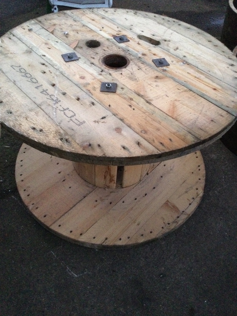 A pair of 3ft diameter pine cable drums, suitable for garden tables. (37.75in x 22.75in) (2) - Image 3 of 3