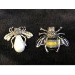 A 925 hallmarked silver bee brooch or pendant, the piece set with stones and zircons, with