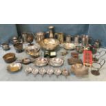 Miscellaneous pewter and silver plate including tankards, bowls, a pair of cased napkin rings,