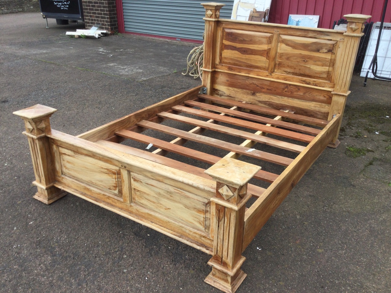 A hardwood double bed with twin fielded panels to headboard and tailboard, having square fluted - Image 2 of 3