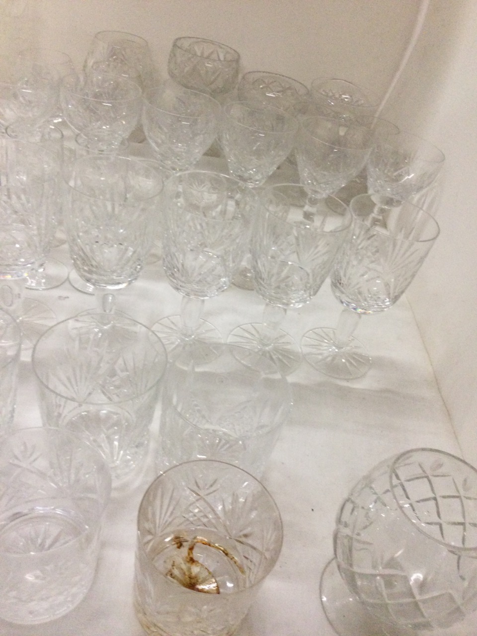 A quantity of drinking glasses - Edinburgh cut crystal, tumblers, wine glasses, brandy balloons, - Bild 4 aus 4