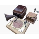 Miscellaneous gramophone and record player bits & pieces ripe for restoration including a Brown