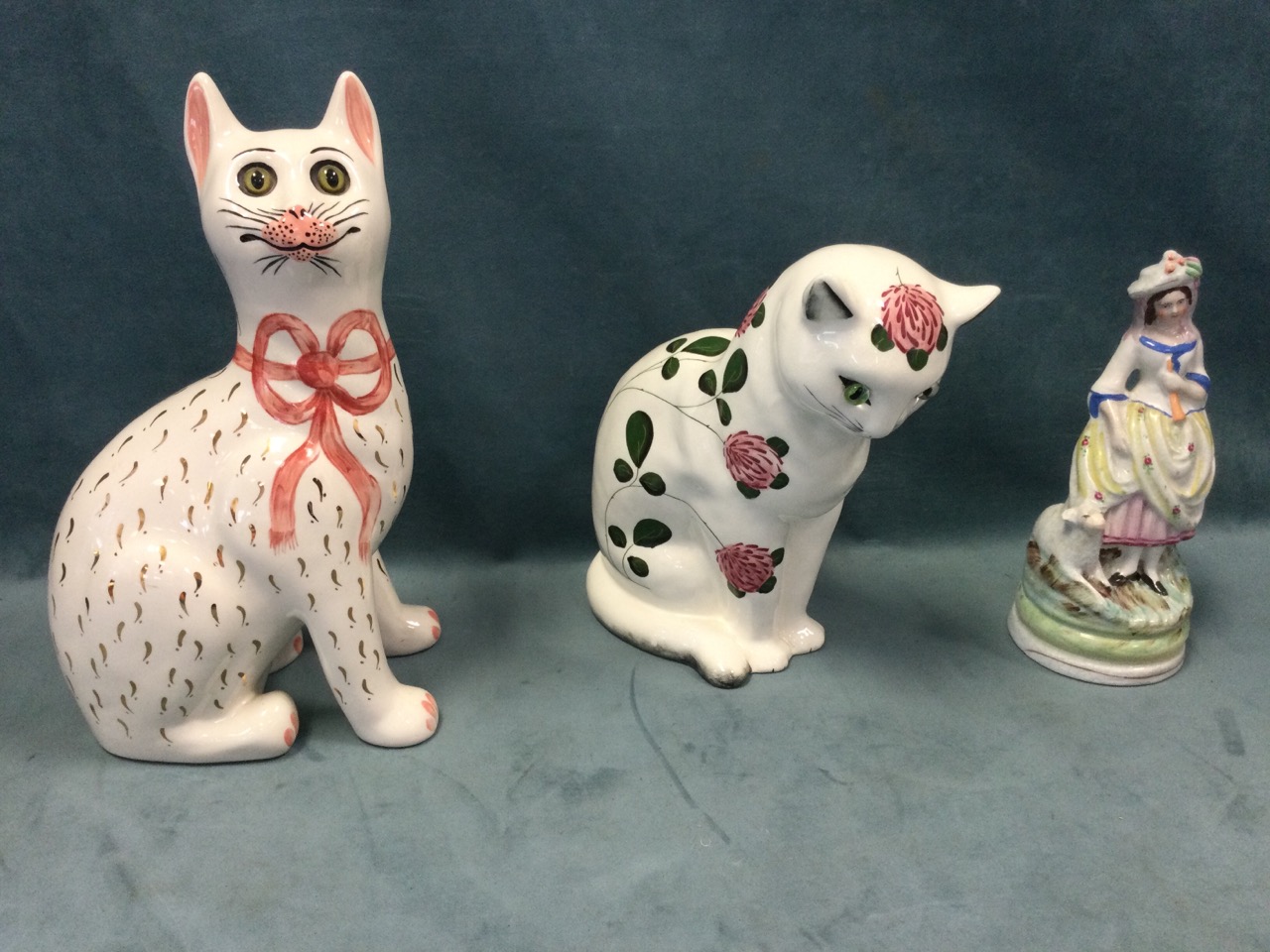 A Plichta ceramic cat set with glass eyes decorated with clover; another cat by the Griselda Hill - Image 2 of 3