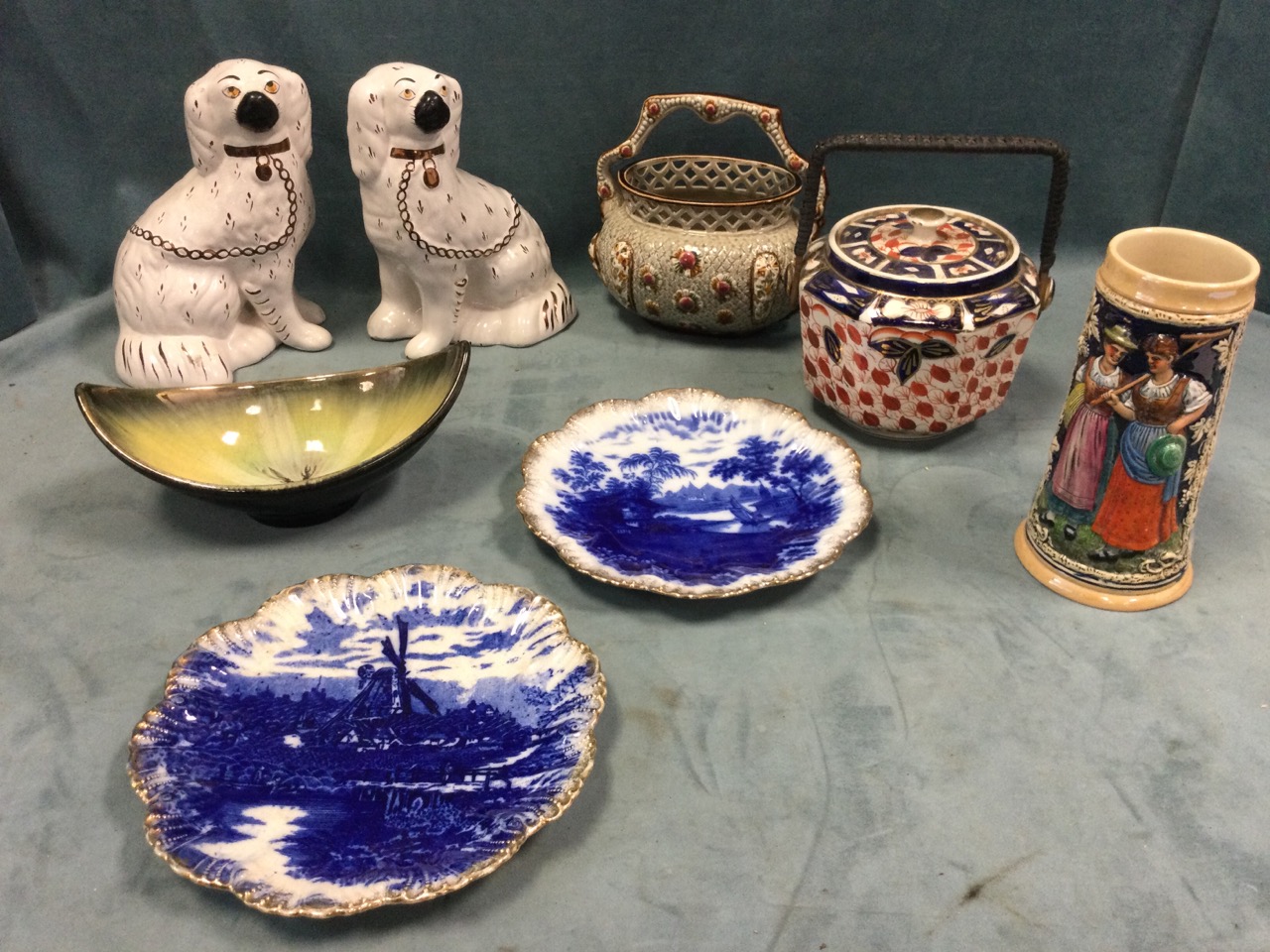 Miscellaneous ceramics including a pair of wally dogs, a pair of flo blue plates with gilt scalloped