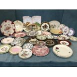 Miscellaneous ceramics including bowls, platters, Indian Tree, saucers, cabinet plates, Wedgwood,