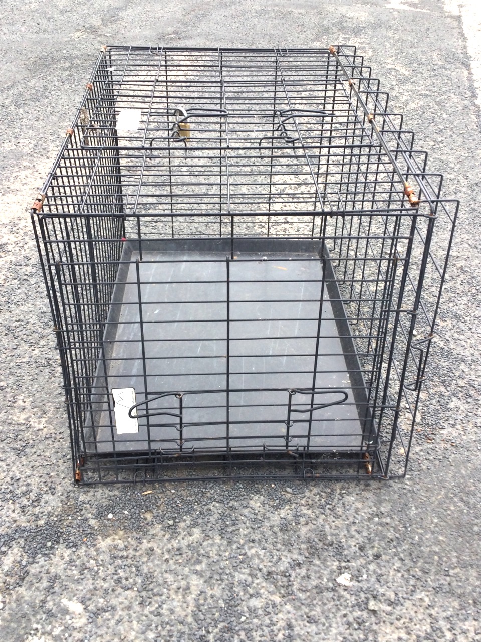 A rectangular folding metal dog crate with plastic inner tray. (36in x 24.5in x 22.5in) - Image 2 of 3