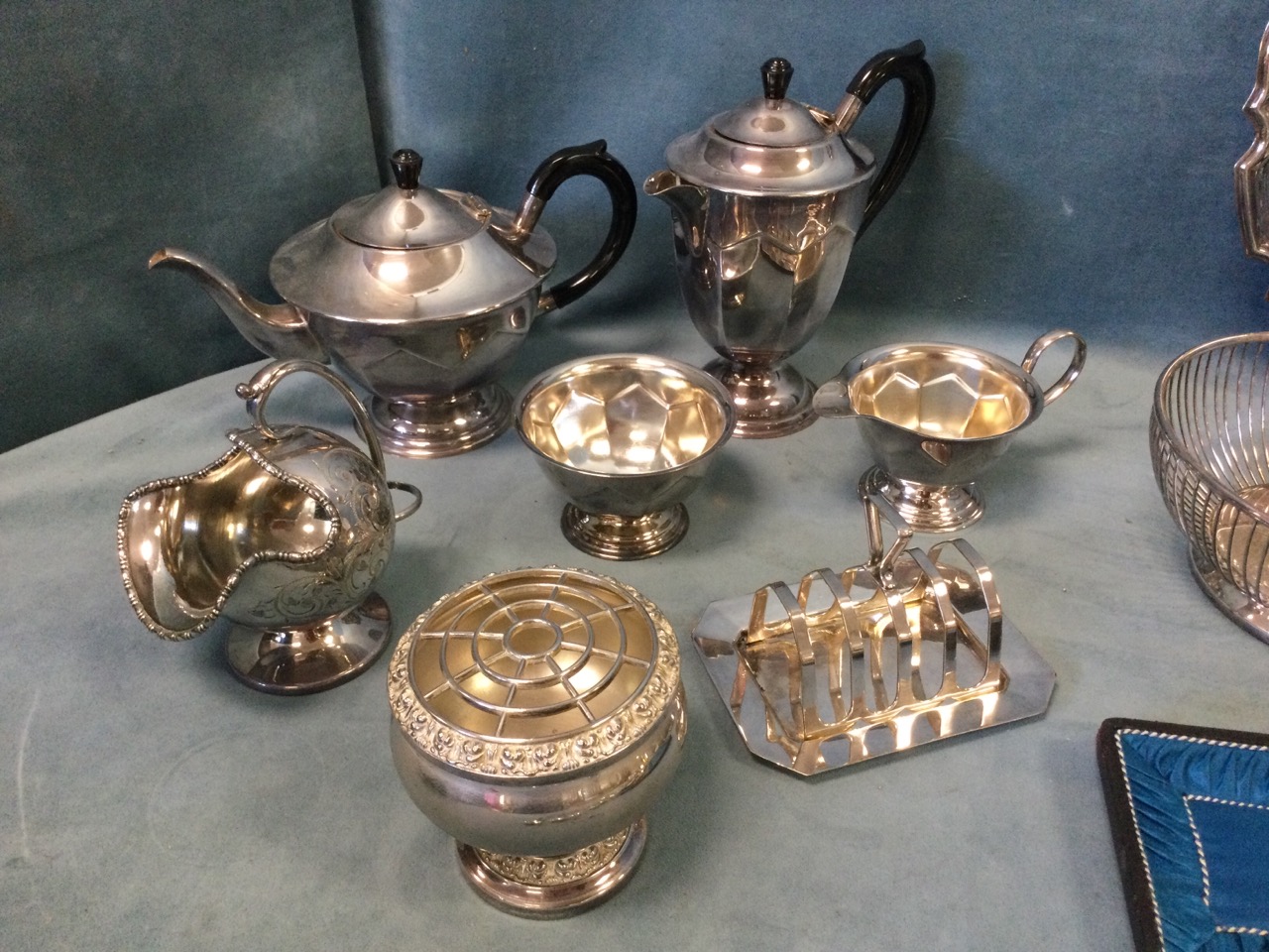Miscellaneous silver plate including cased servers, a four-piece teaset, a coaster, a Viners - Image 2 of 3