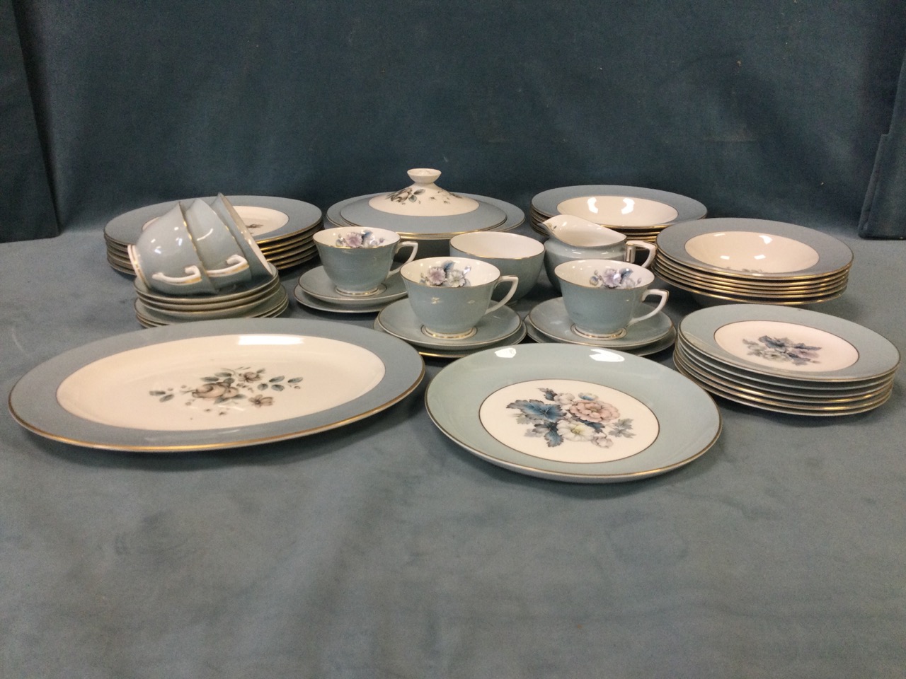 A Royal Worcester dinner/breakfast service decorated in the woodland pattern with duck-egg blue - Image 2 of 3