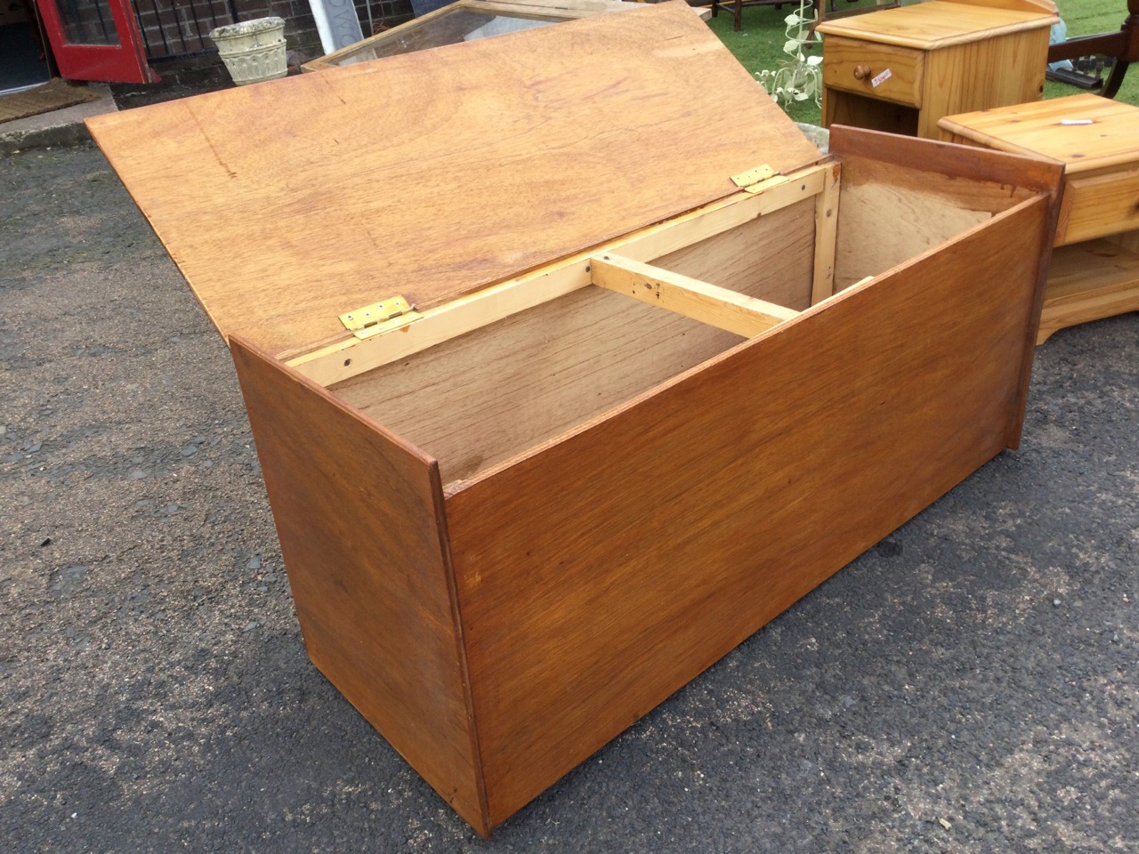 A plain contemporary blanket box bench with hinged lid. (49in x 18in x 21in) - Image 2 of 3