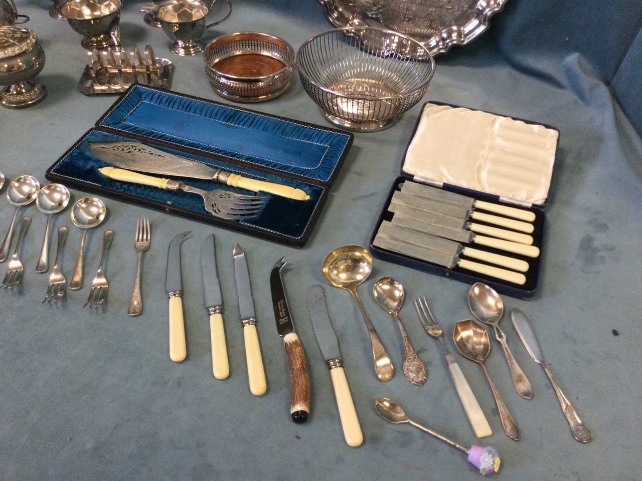 Miscellaneous silver plate including cased servers, a four-piece teaset, a coaster, a Viners - Image 3 of 3