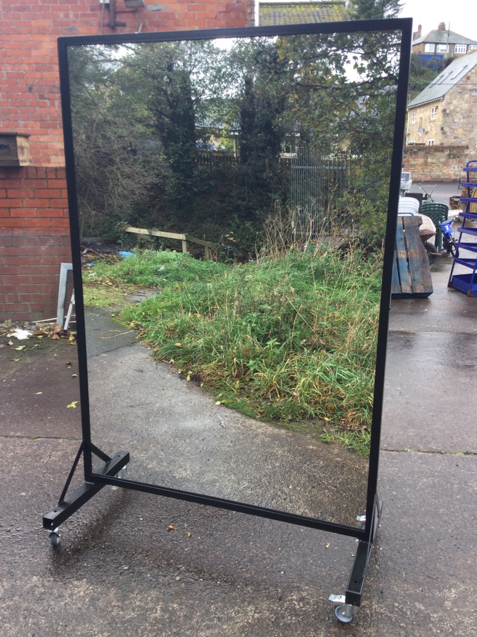 A dancers exercise mirror, the large plate in metal frame, raised on a stand with locking - Image 3 of 3