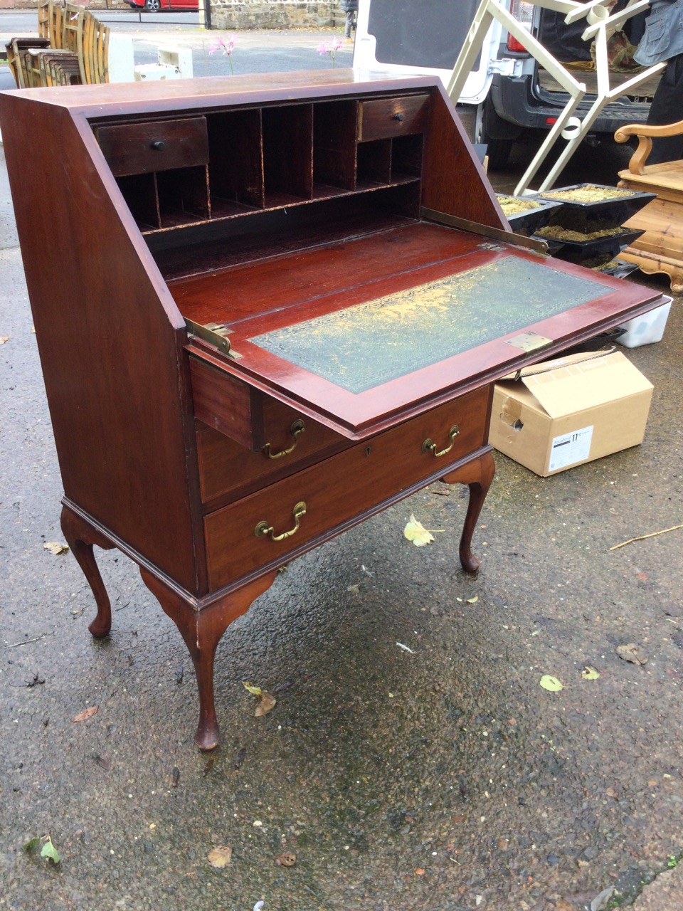 An Edwardian mahogany bureau decorated with satinwood banding, the fallfront enclosing a fitted - Image 3 of 3
