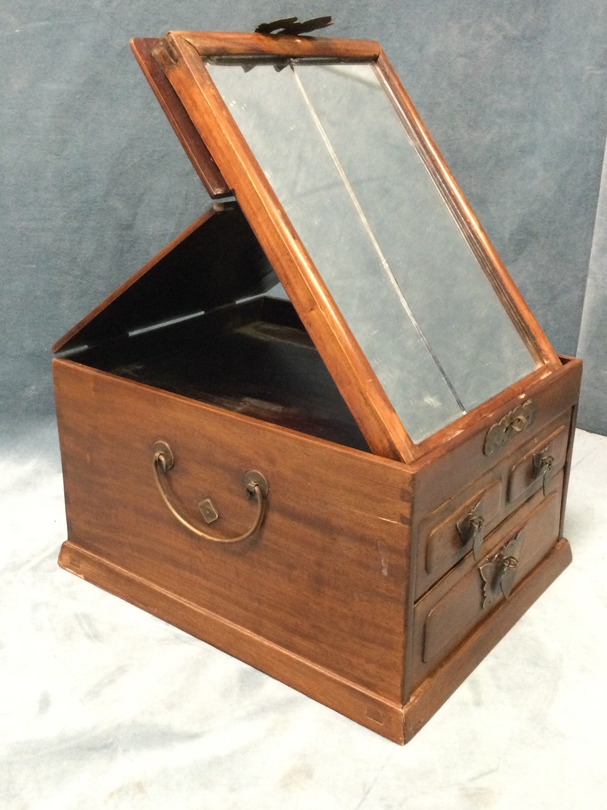 A Japanese dressing box with pierced decorative mounts, the hinged lid revealing a framed mirror - Image 2 of 3