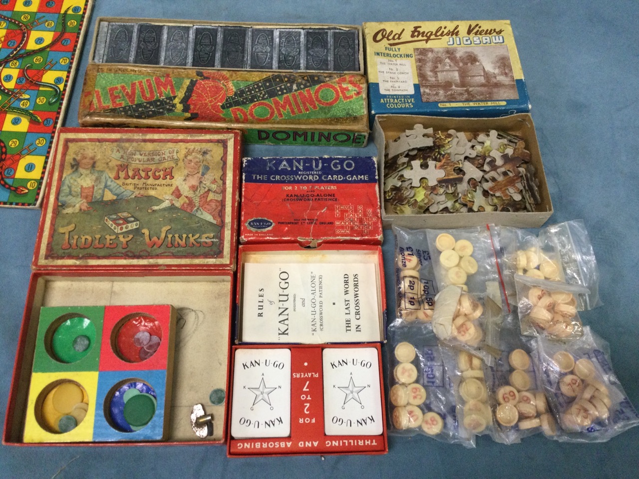 Miscellaneous childrens items including a box of Hornby dublo railtrack, a toy Vulcan sewing - Image 2 of 3